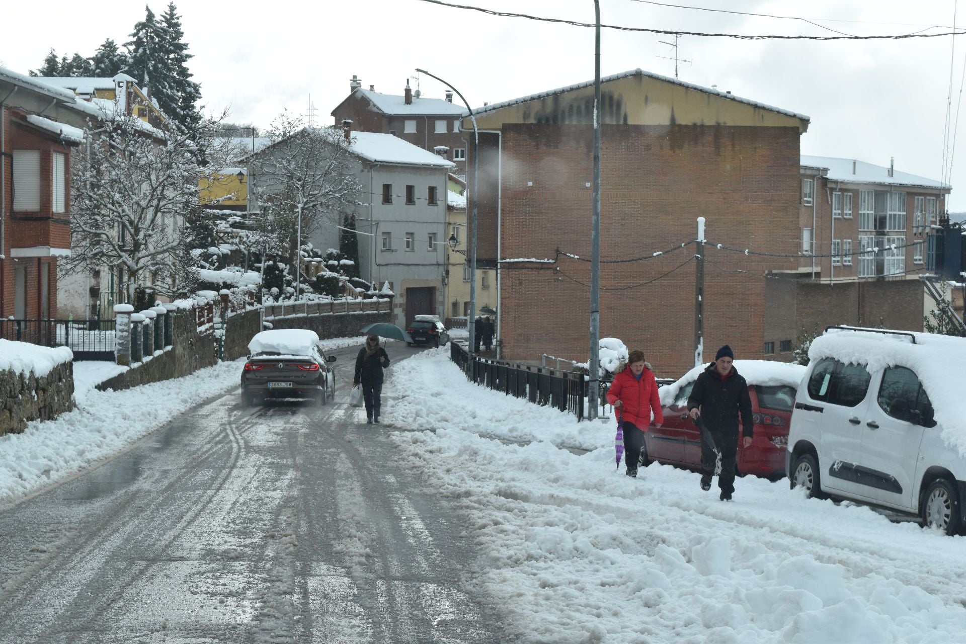 La nieve, perfecta aliada en un día festivo en la Montaña Palentina