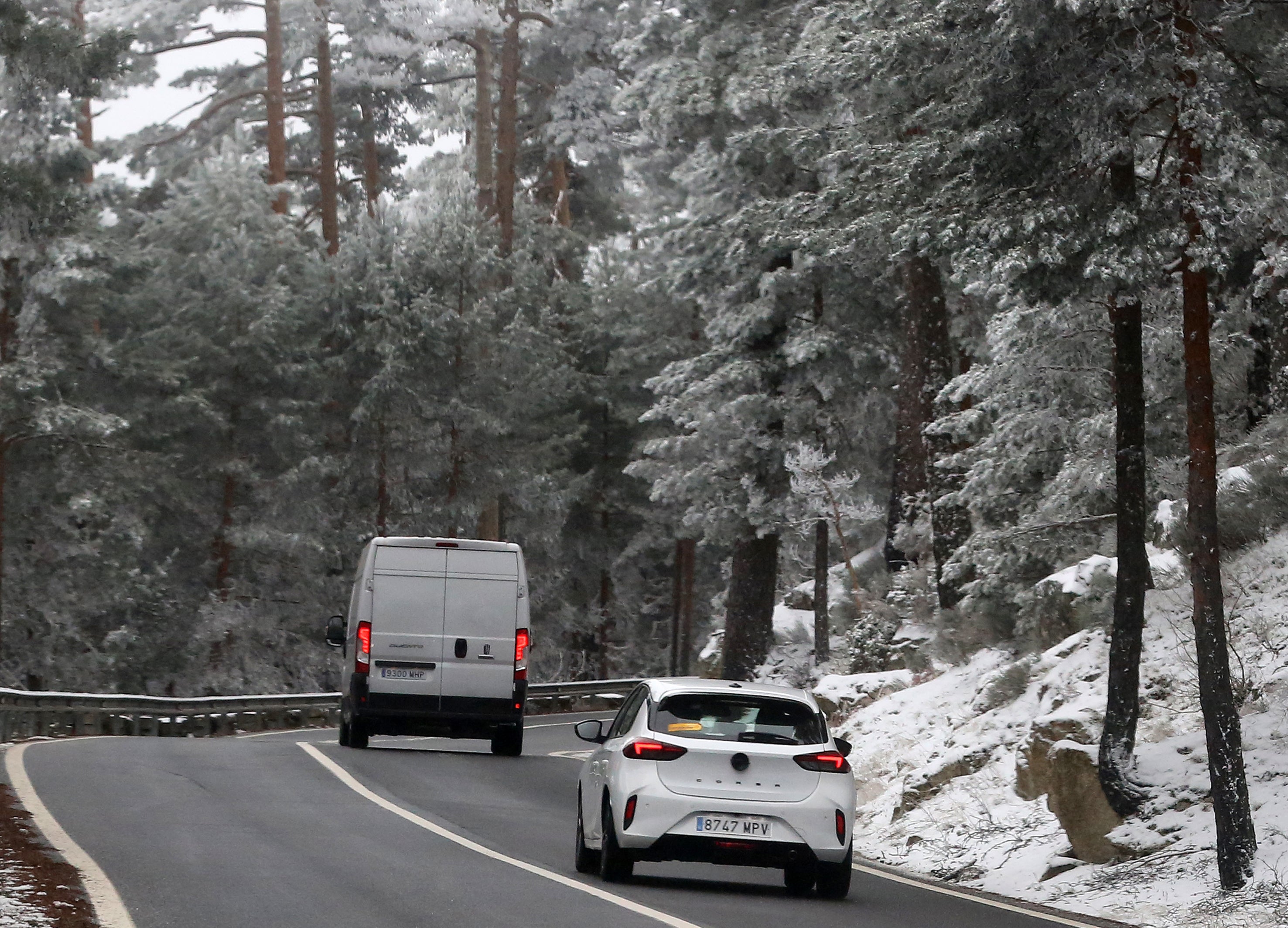 El final del otoño cubre de nieve la vertiente segoviana de la sierra de Guadarrama