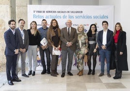Representantes del Ayuntamiento de Valladolid y de Clece, junto a los ponentes.