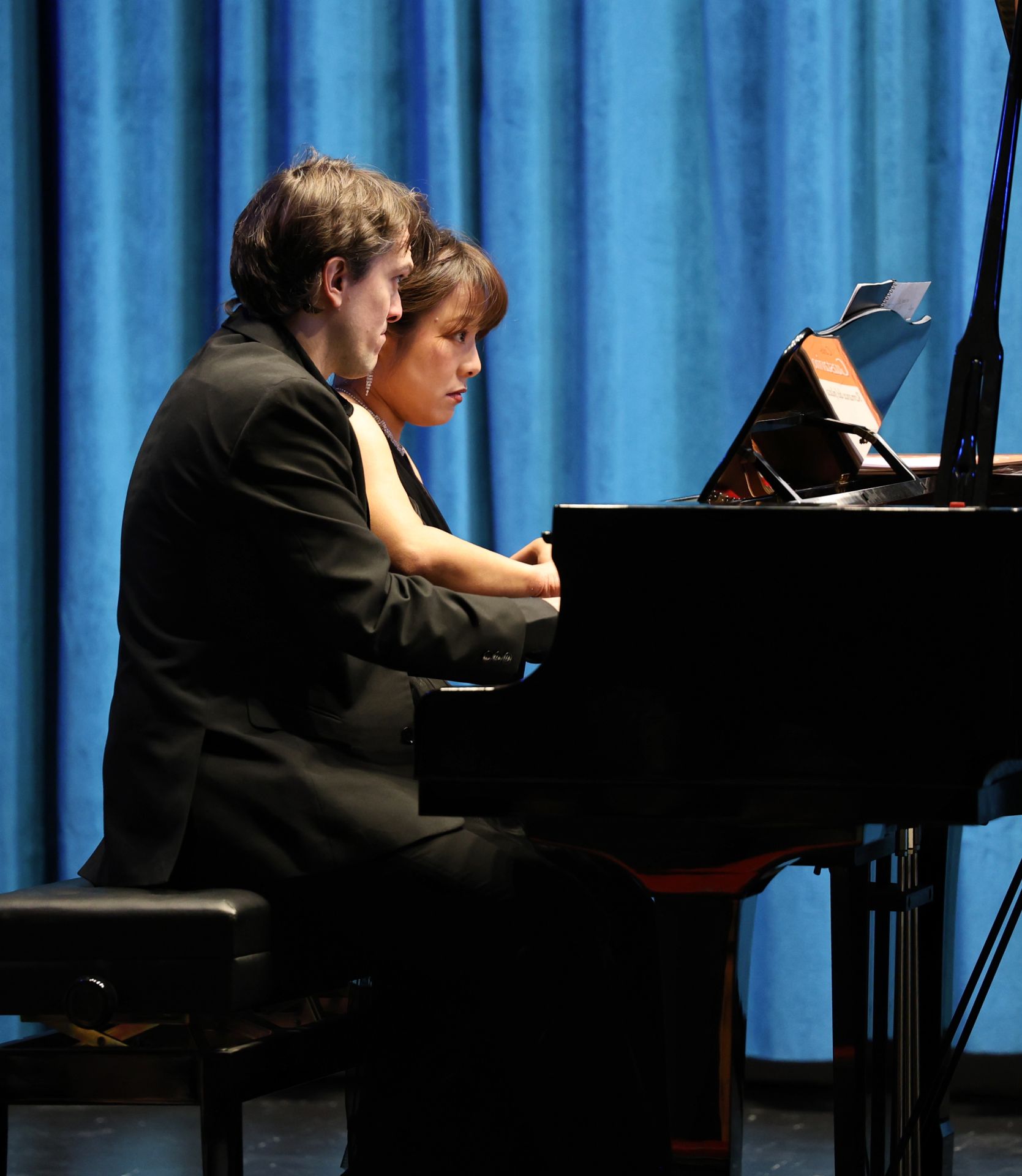 Piano a cuatro manos y recuerdos de Caneja por Bonet