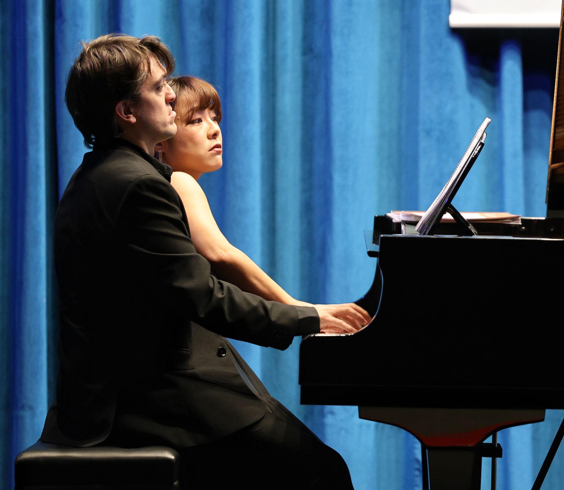 Piano a cuatro manos y recuerdos de Caneja por Bonet