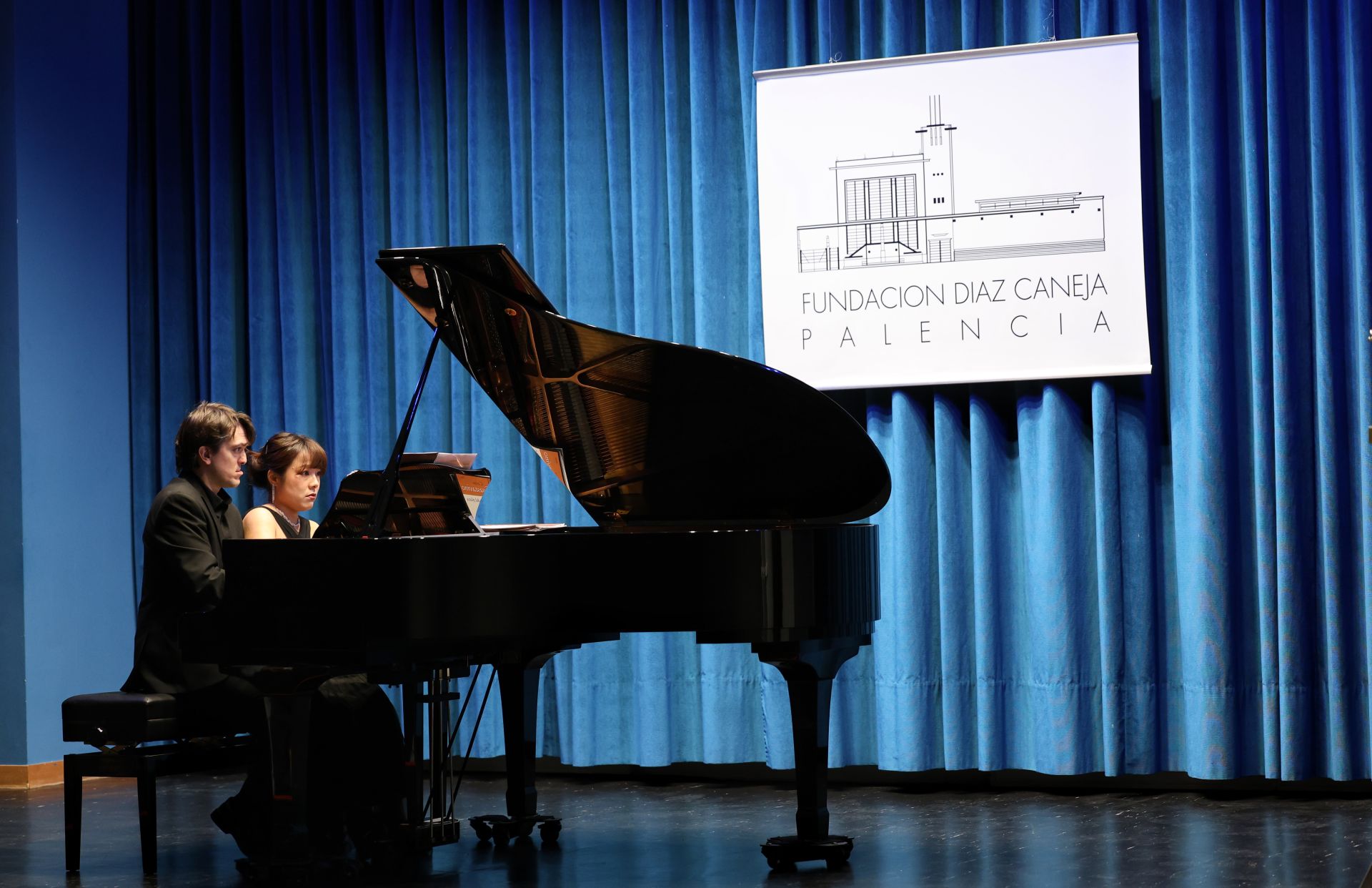 Piano a cuatro manos y recuerdos de Caneja por Bonet