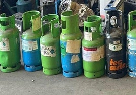 Algunas botellas de gases fluorados que se ha incautado el Seprona en la operación.