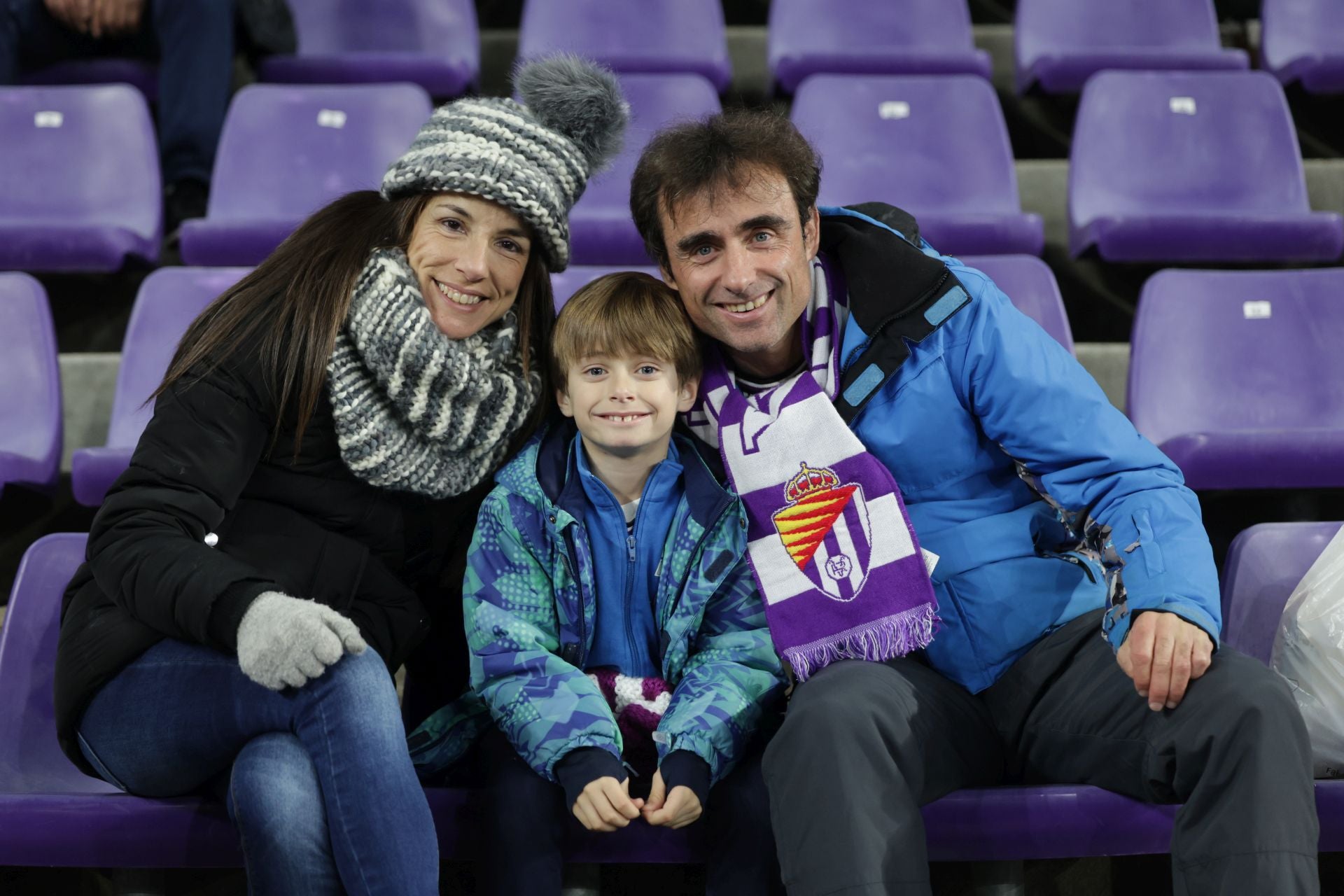 Búscate en la grada del estadio José Zorrilla (1/4)