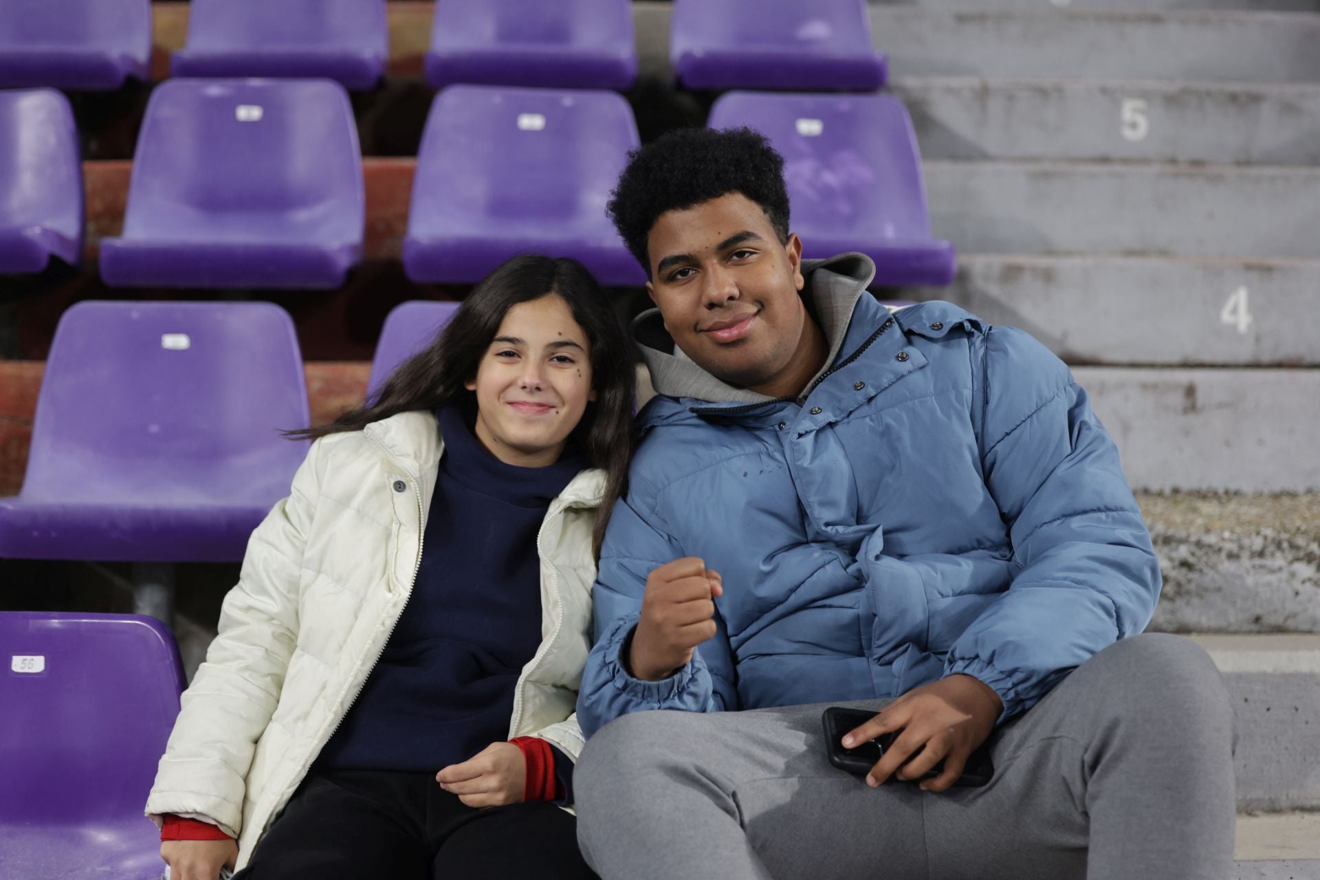 Búscate en la grada del estadio José Zorrilla (1/4)