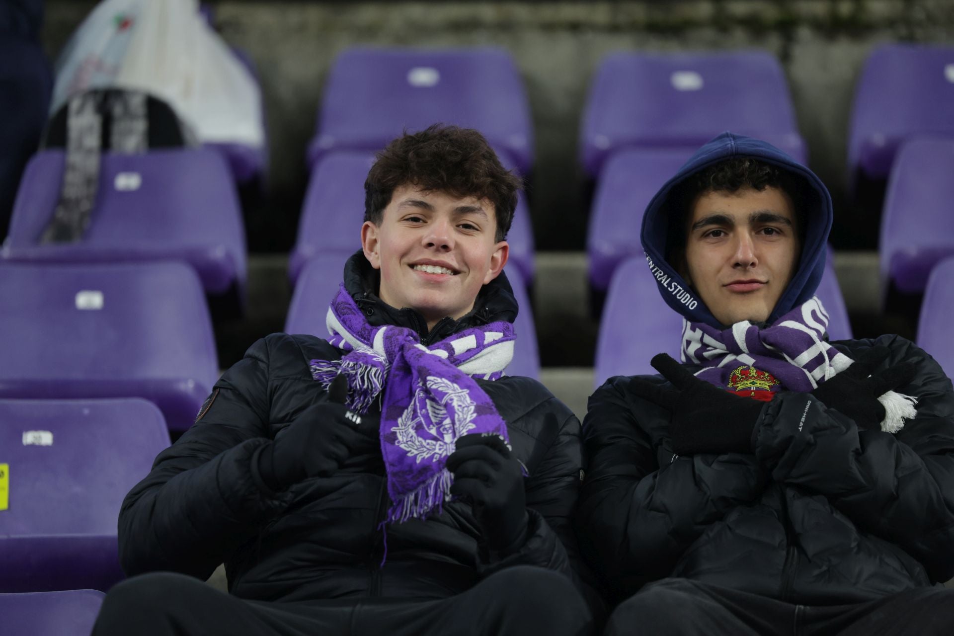 Búscate en la grada del estadio José Zorrilla (1/4)