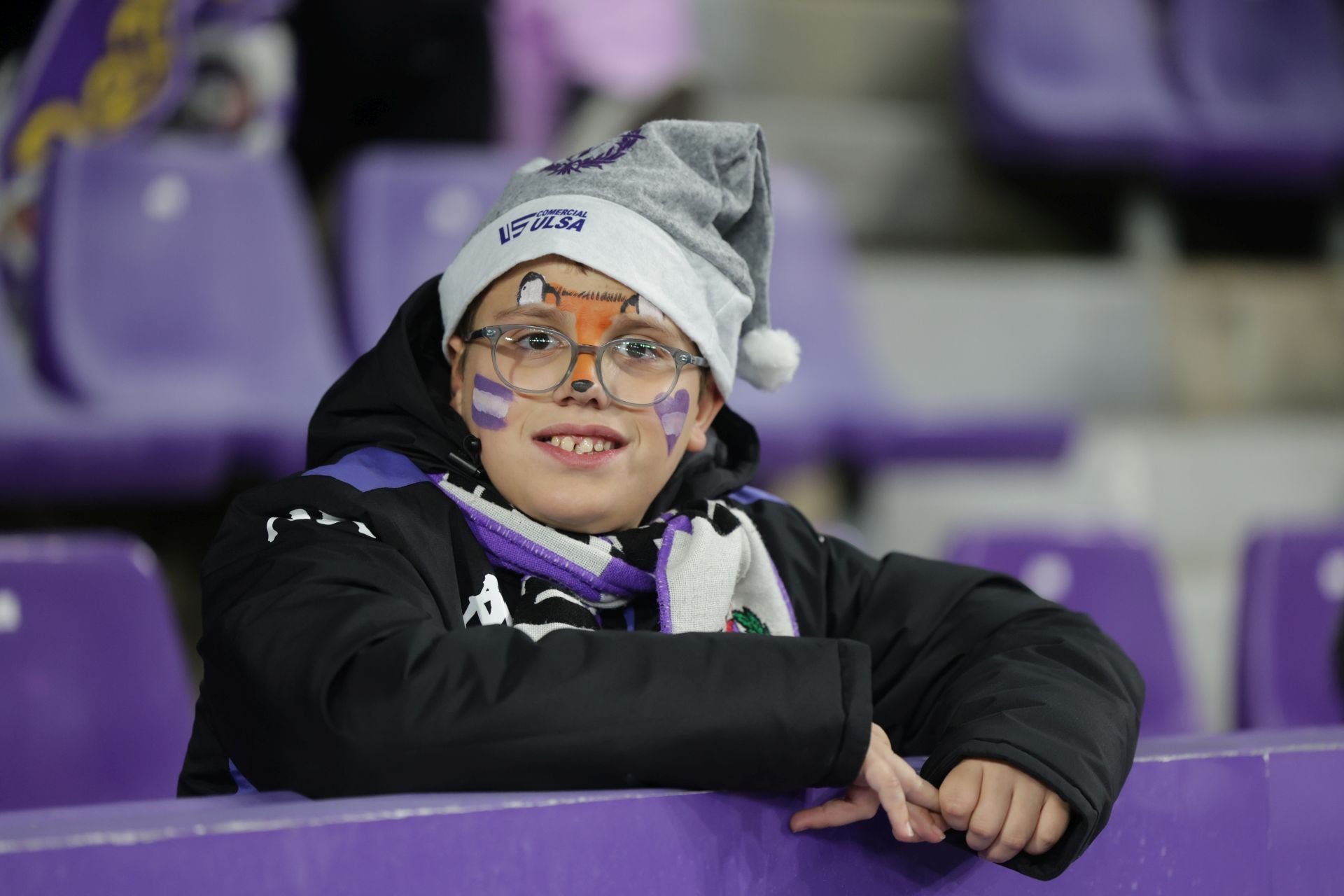 Búscate en la grada del estadio José Zorrilla (1/4)