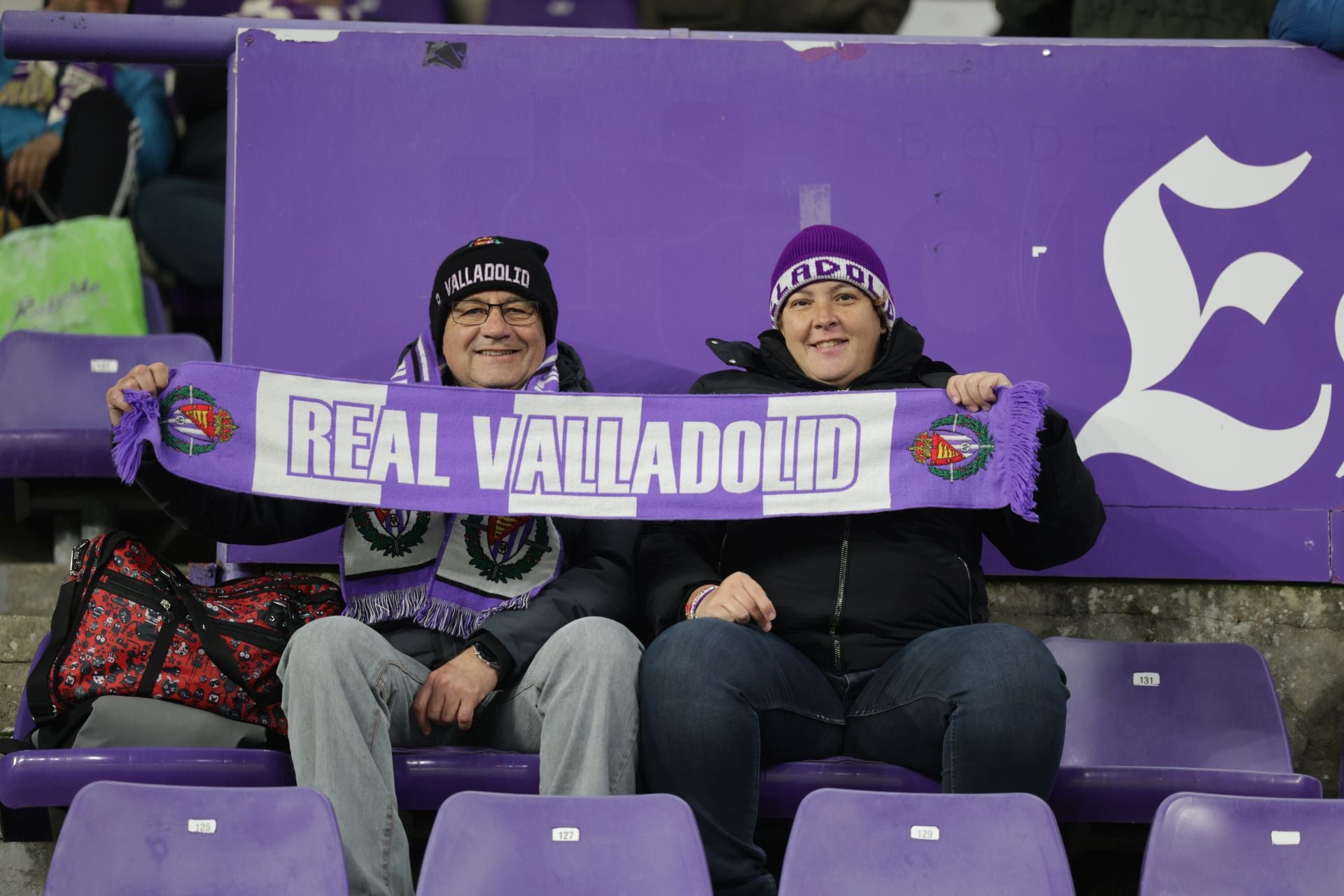 Búscate en la grada del estadio José Zorrilla (2/4)