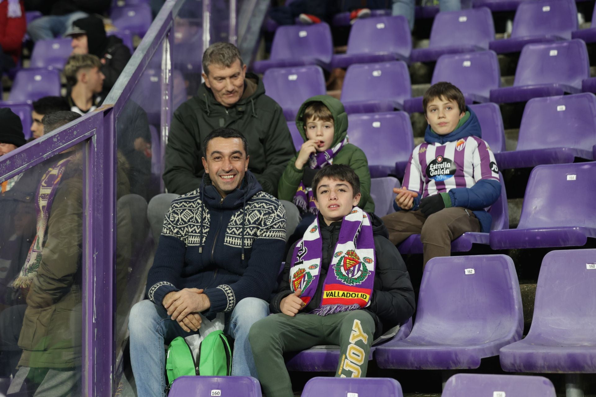 Búscate en la grada del estadio José Zorrilla (4/4)