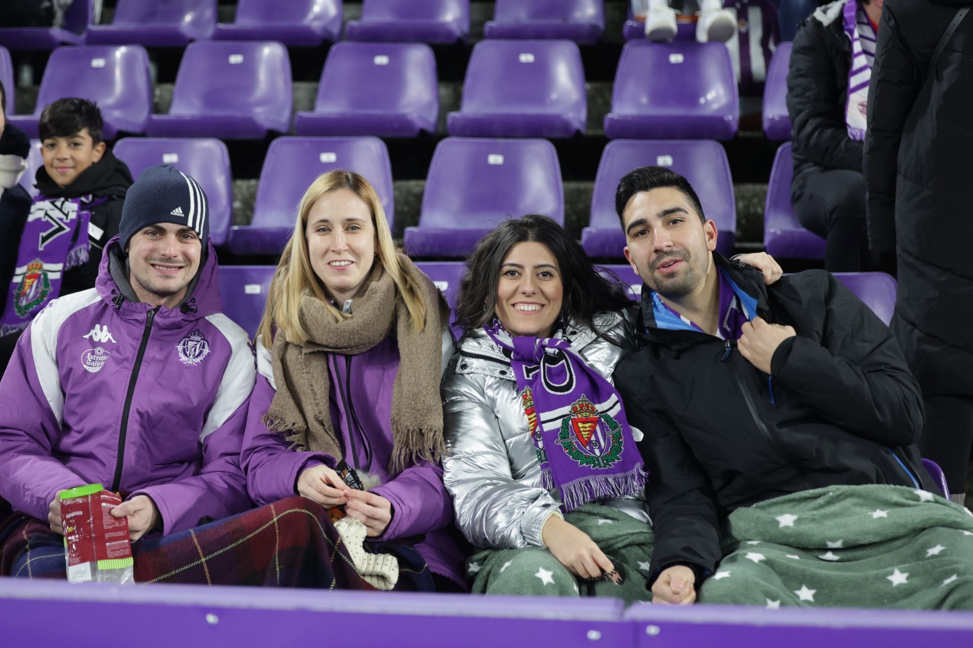 Búscate en la grada del estadio José Zorrilla (2/4)