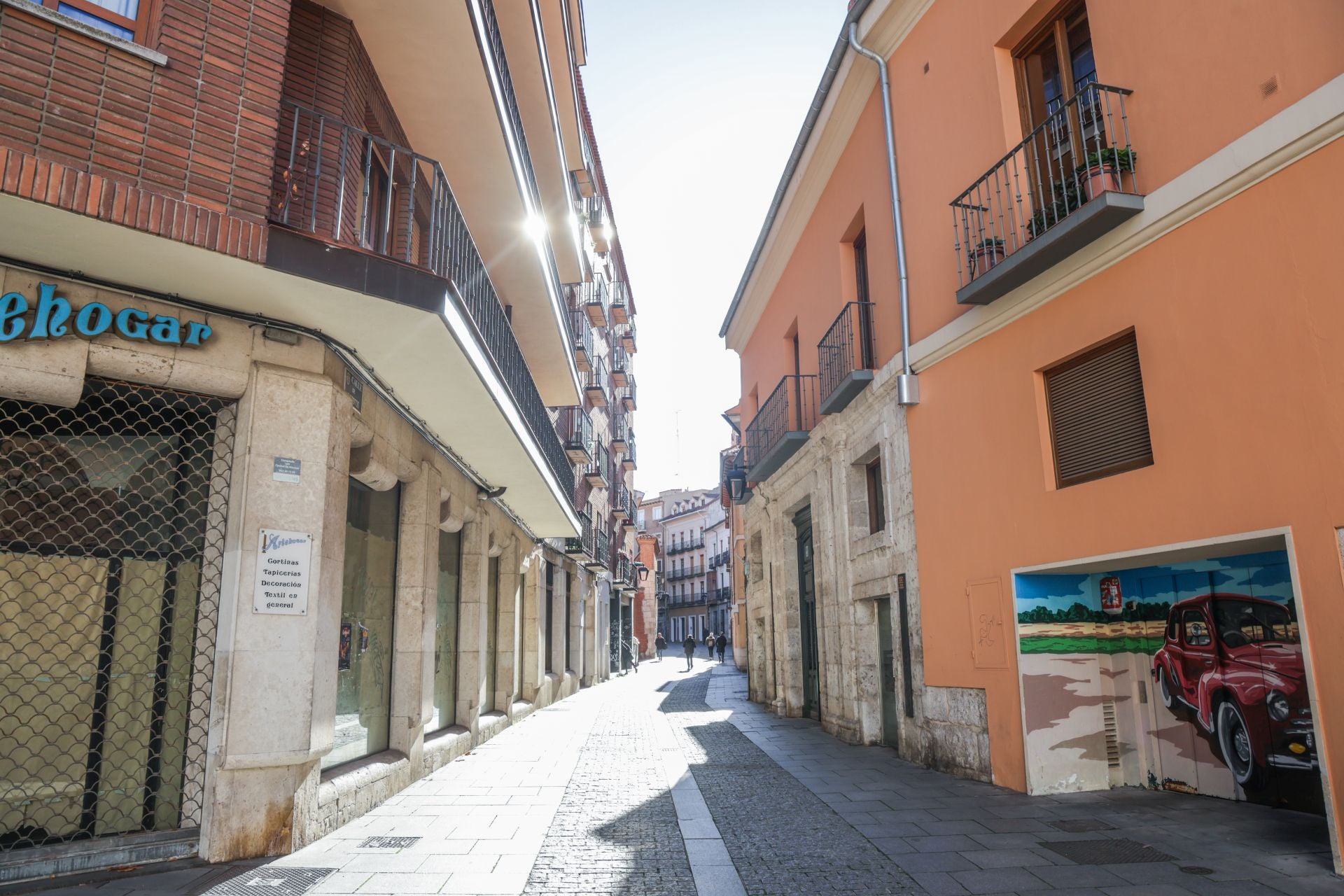 Un recorrido en imágenes por la calle Expósitos