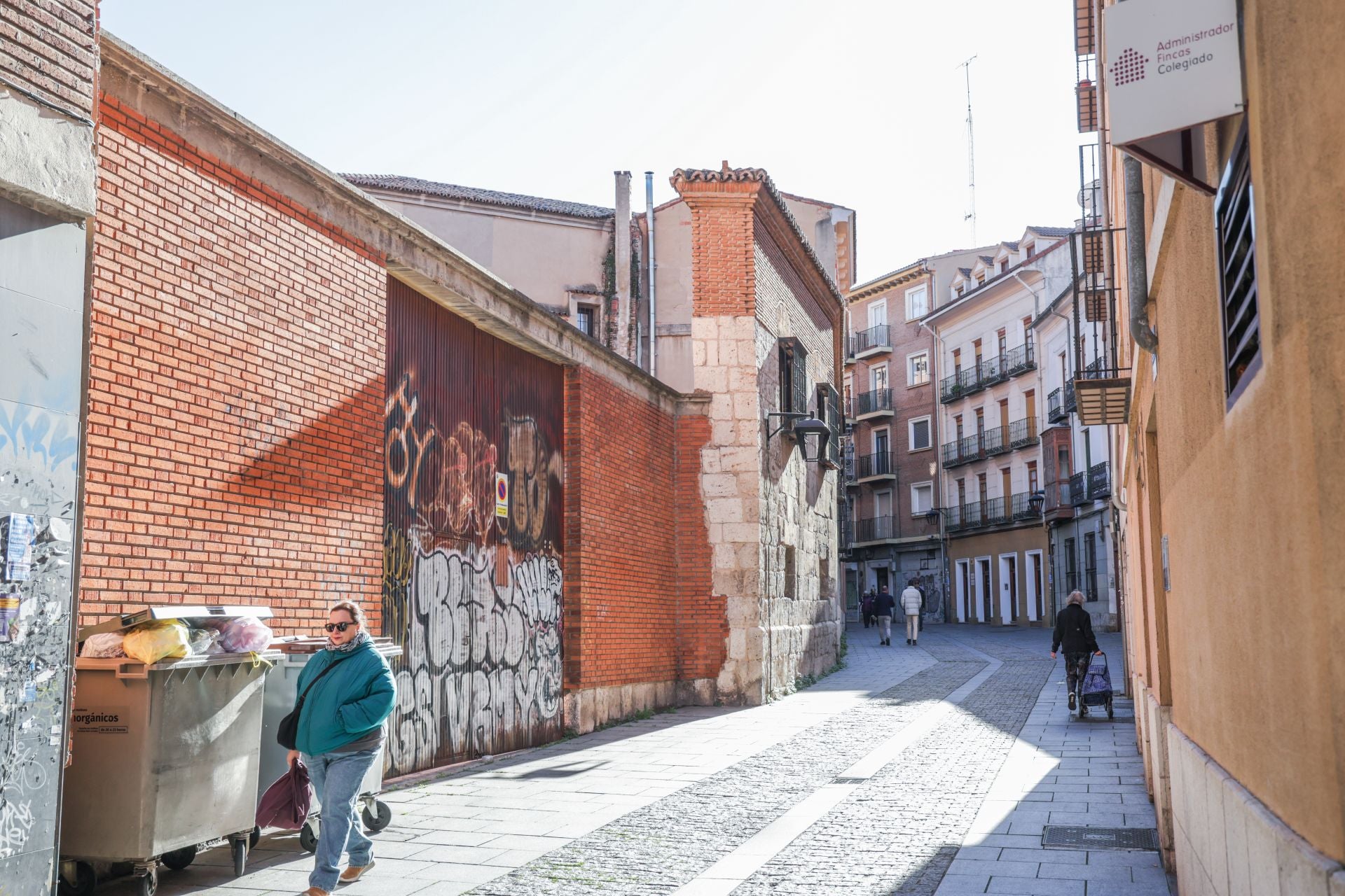 Un recorrido en imágenes por la calle Expósitos