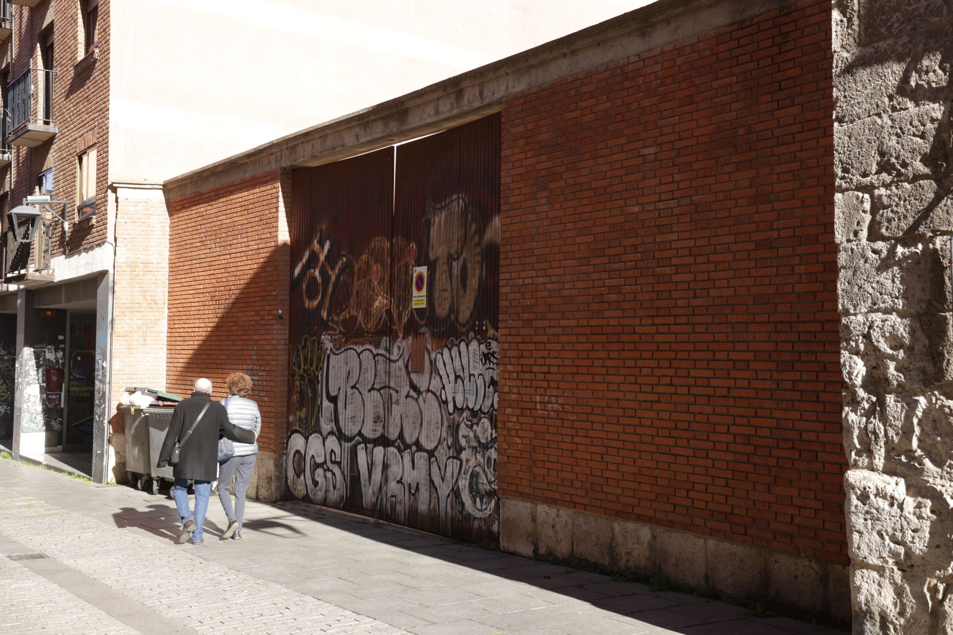 Un recorrido en imágenes por la calle Expósitos