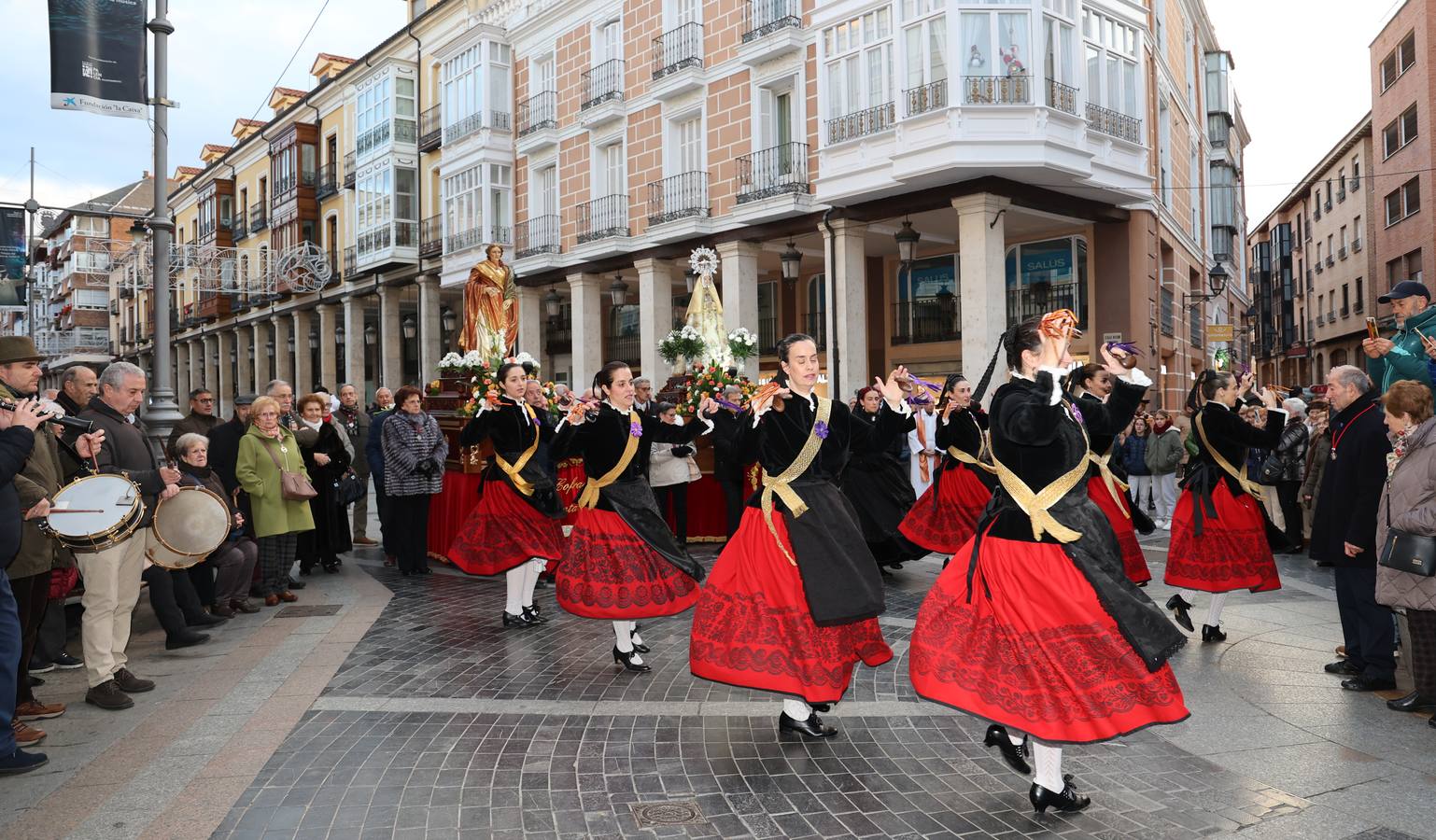 Santa Lucía recorre las calles de Palencia