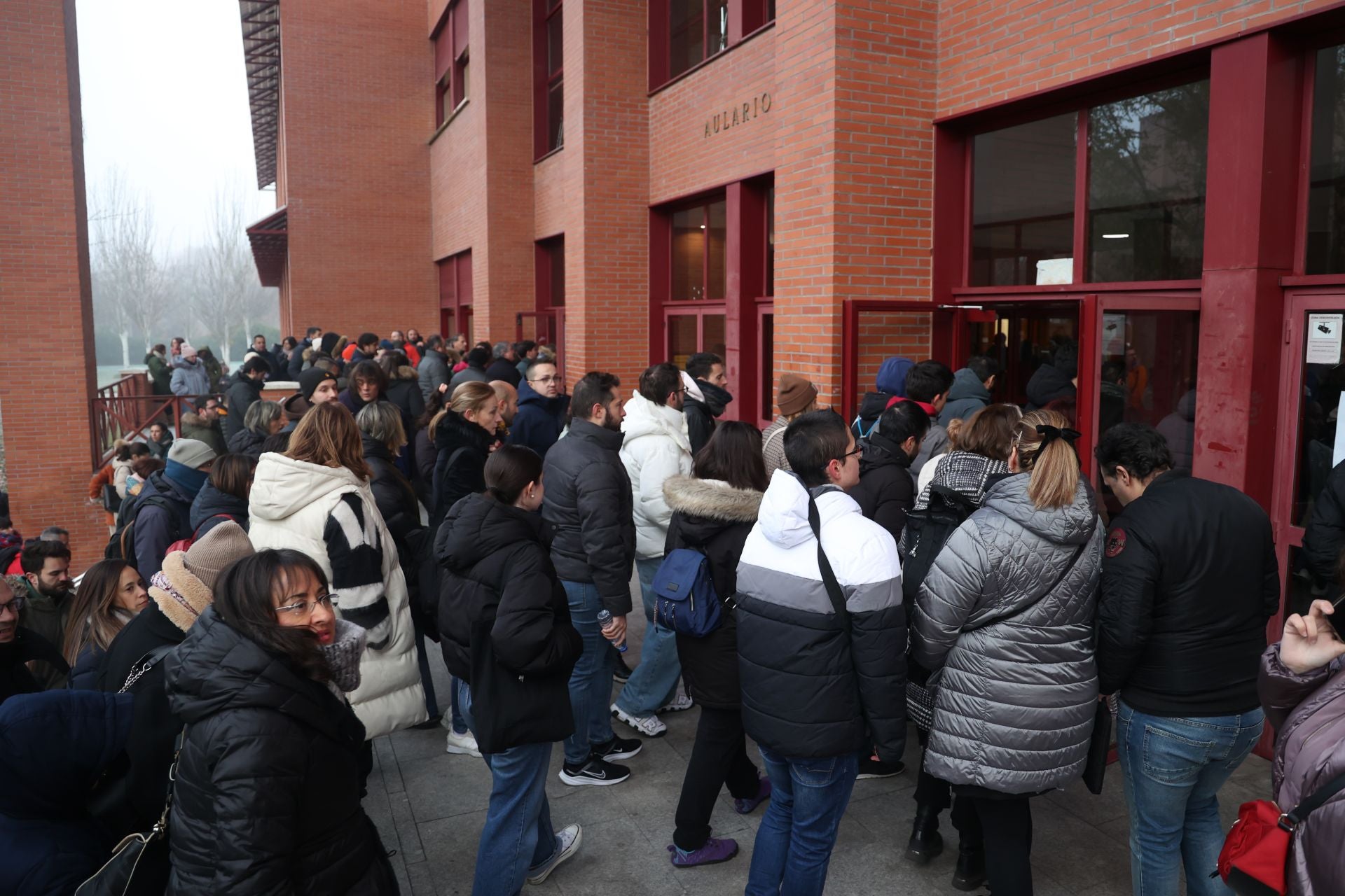 Imágenes de los miles de opositores que buscan en Valladolid una plaza en la Administración