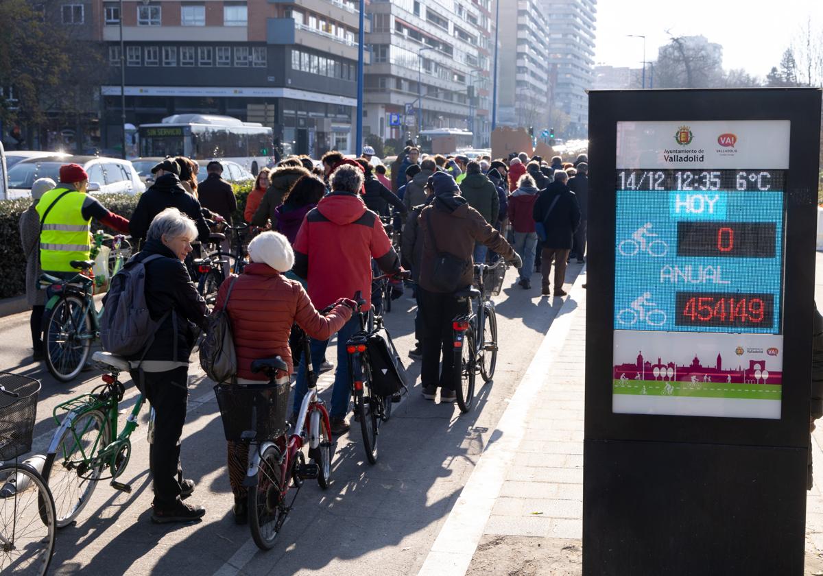 La protesta para pedir mantener los carriles bici, en imágenes