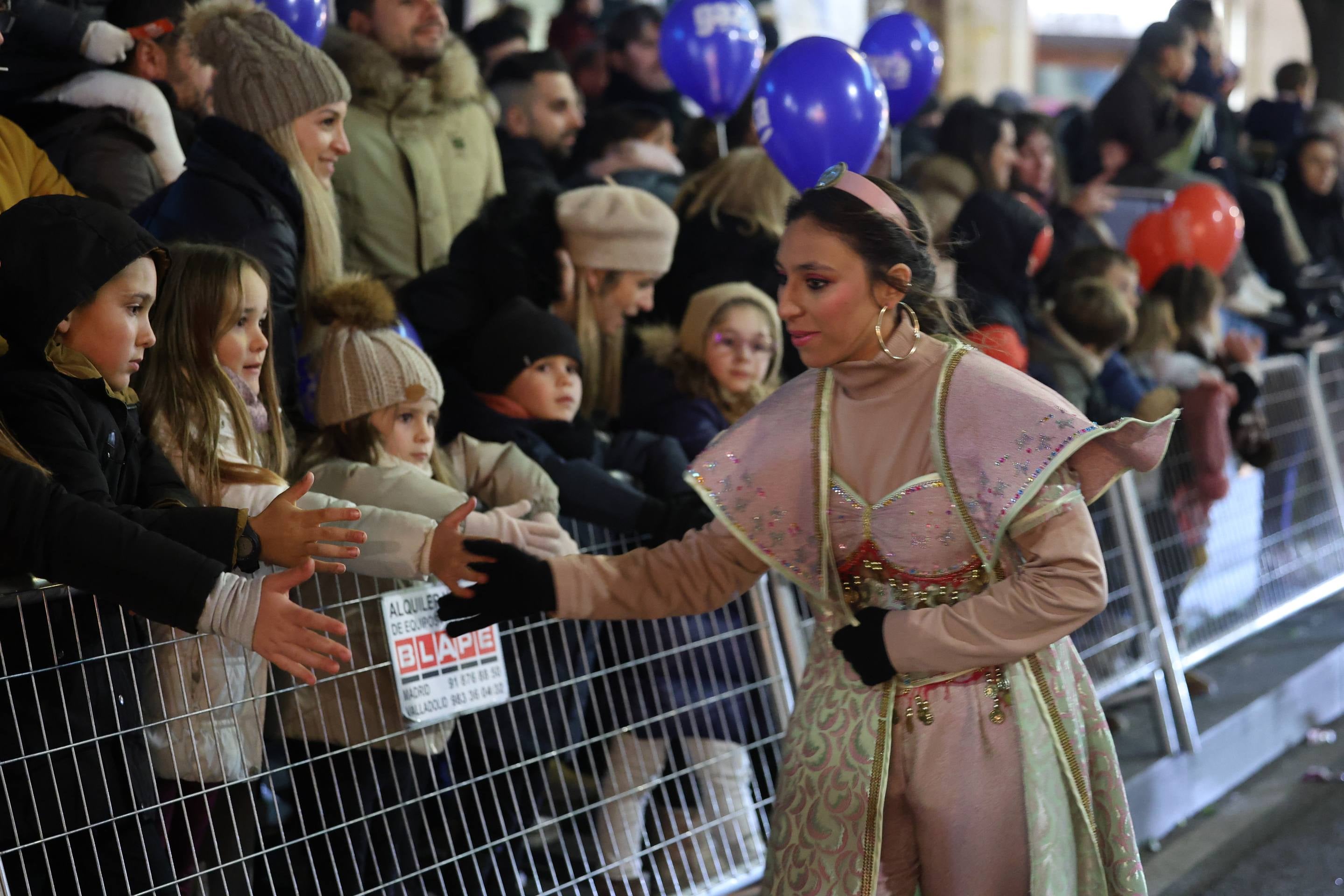 Las imágenes de la Cabalgata de Papa Noel en Valladolid