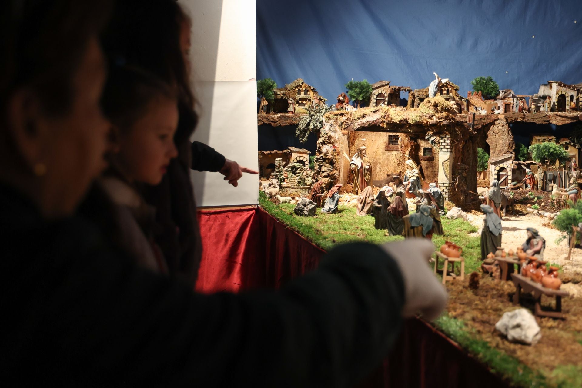 La inauguración del belén de la parroquia de la Inmaculada, en imágenes