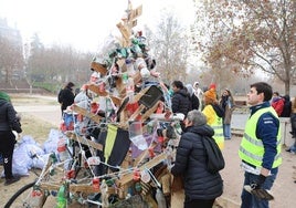 La jornada de recogida de basura junto al Pisuerga, en imágenes