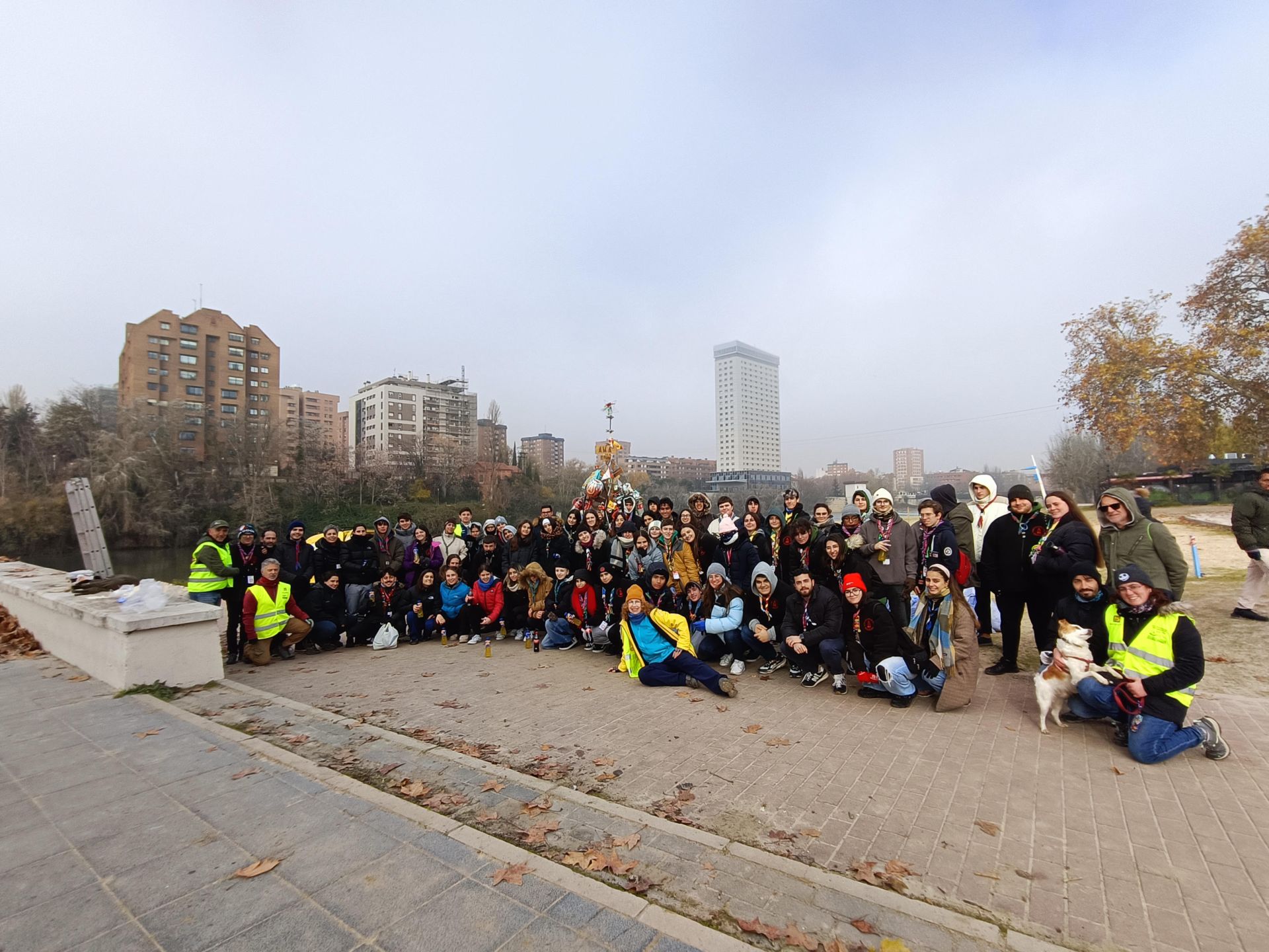 La jornada de recogida de basura junto al Pisuerga, en imágenes