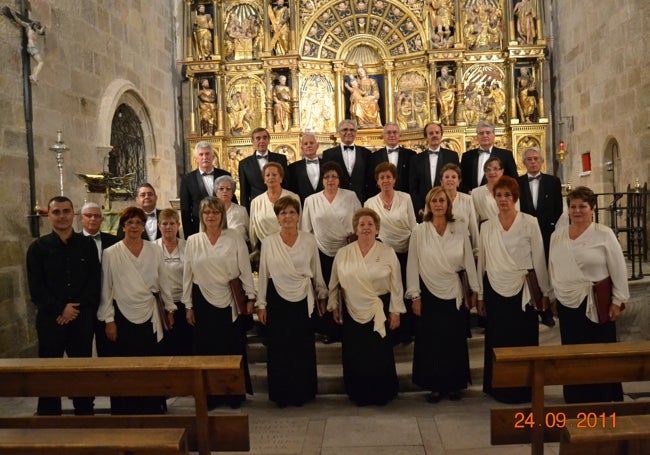 Coral Voces del Duero en el verano de 2011 en la iglesia de Tudela de Duero