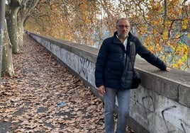 Ángel Llorente, junto al río Pisuerga.