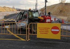 Obras de urbanización de los terrenos por los que se ampliará el Hospital.