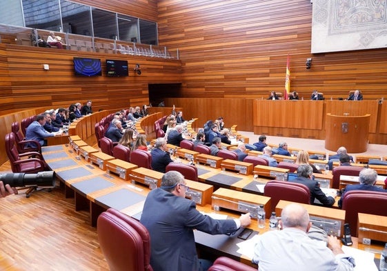 Segunda sesión del pleno de las Cortes de Castilla y León, este miércoles.