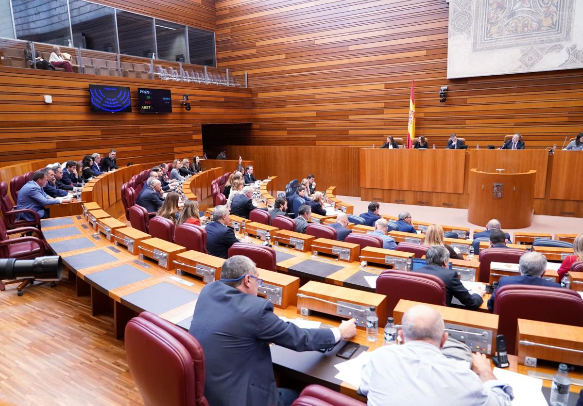 Segunda sesión del pleno de las Cortes de Castilla y León, este miércoles.