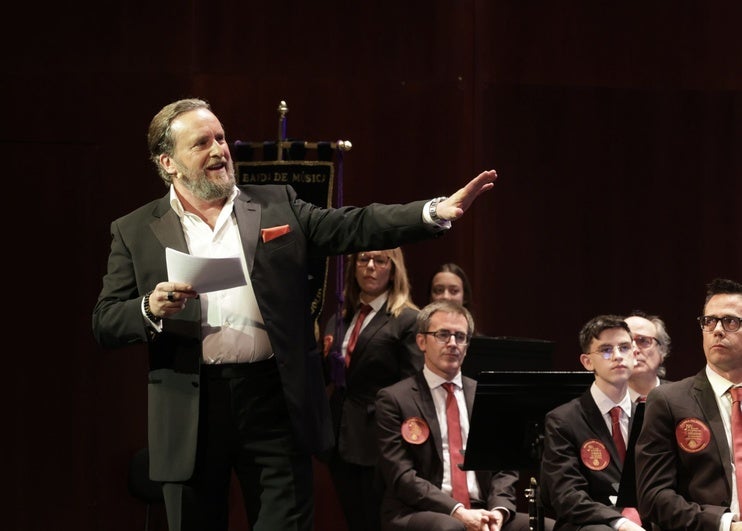 El actor Fernando Cayo, durante el pregón de Navidad celebrado en el Teatro Calderón.