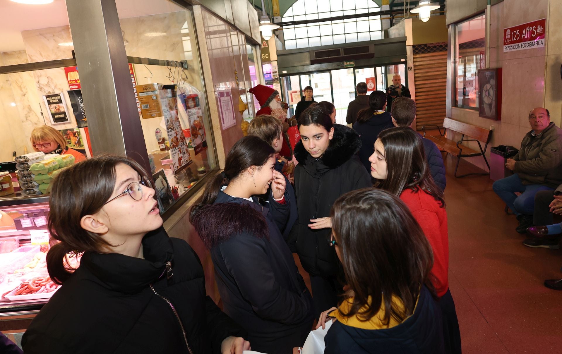 Los alumnos de La Salle descubren la Plaza de Abastos