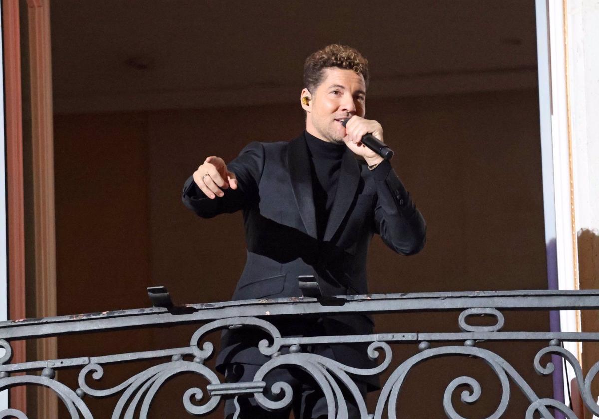 David Bisbal y su 'Burrito sabanero' inauguran la Navidad en la Puerta del Sol