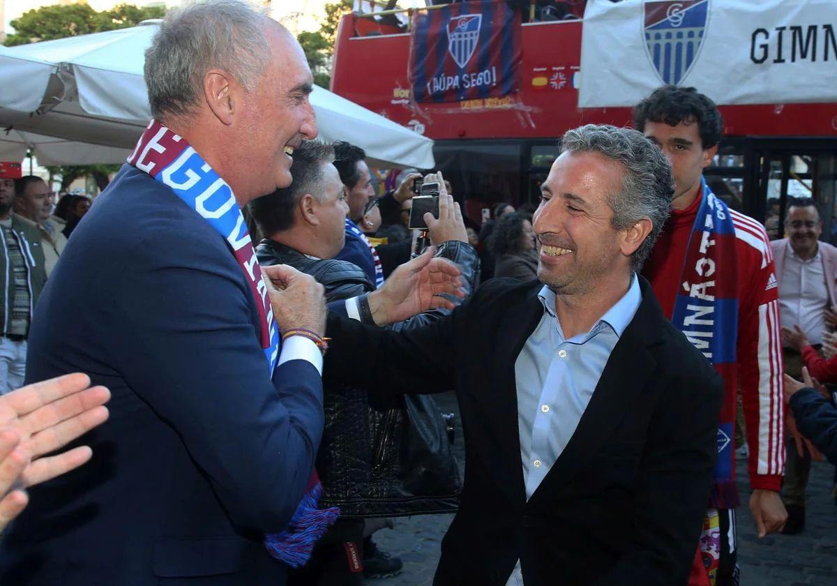 José Mazarías, con el presidente de la Gimnástica Segoviana, Agustín Cuenca.