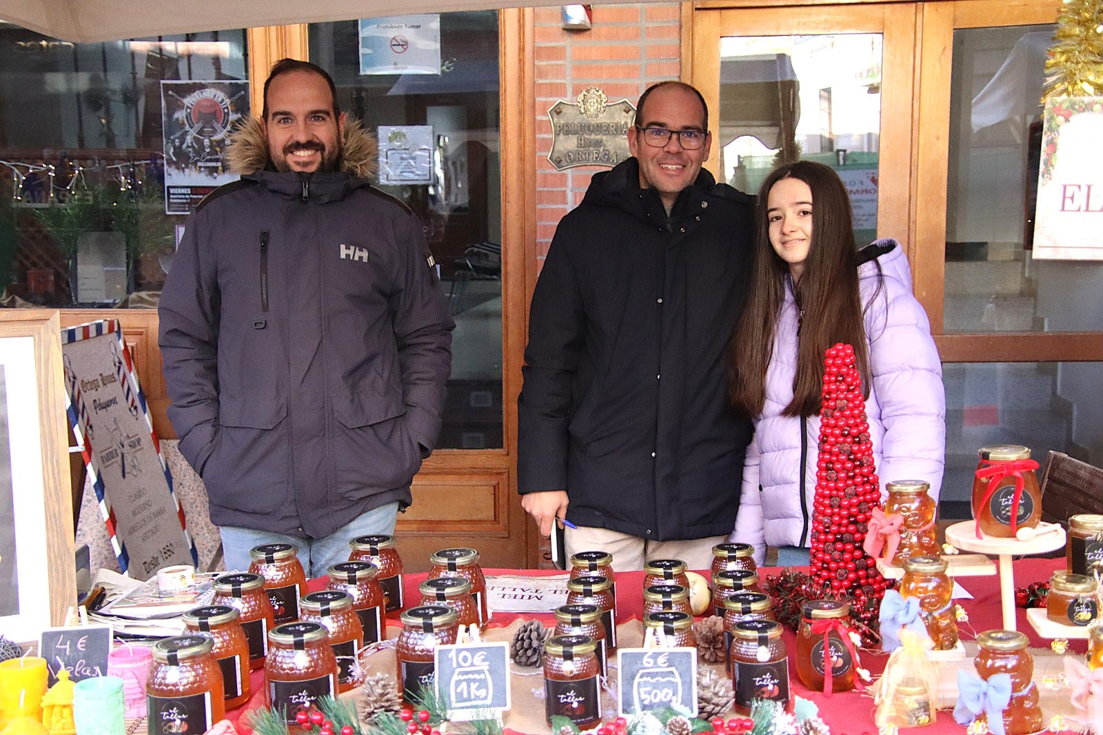 El comercio de Rioseco llena la calle Mayor de puestos