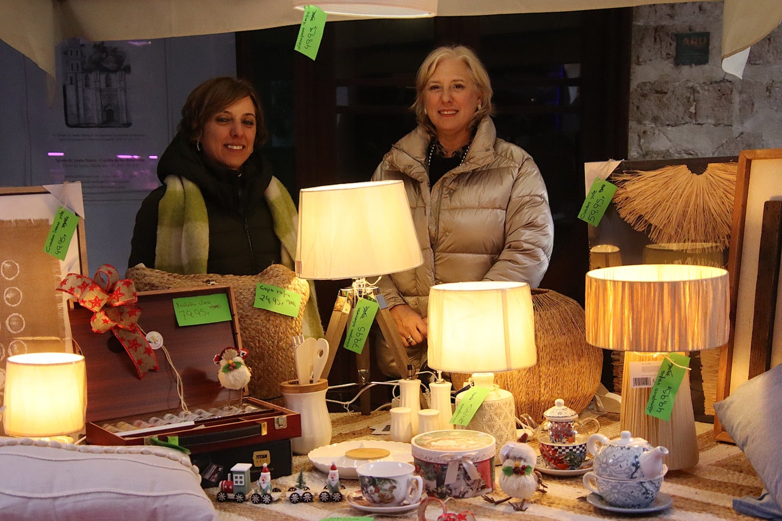 El comercio de Rioseco llena la calle Mayor de puestos