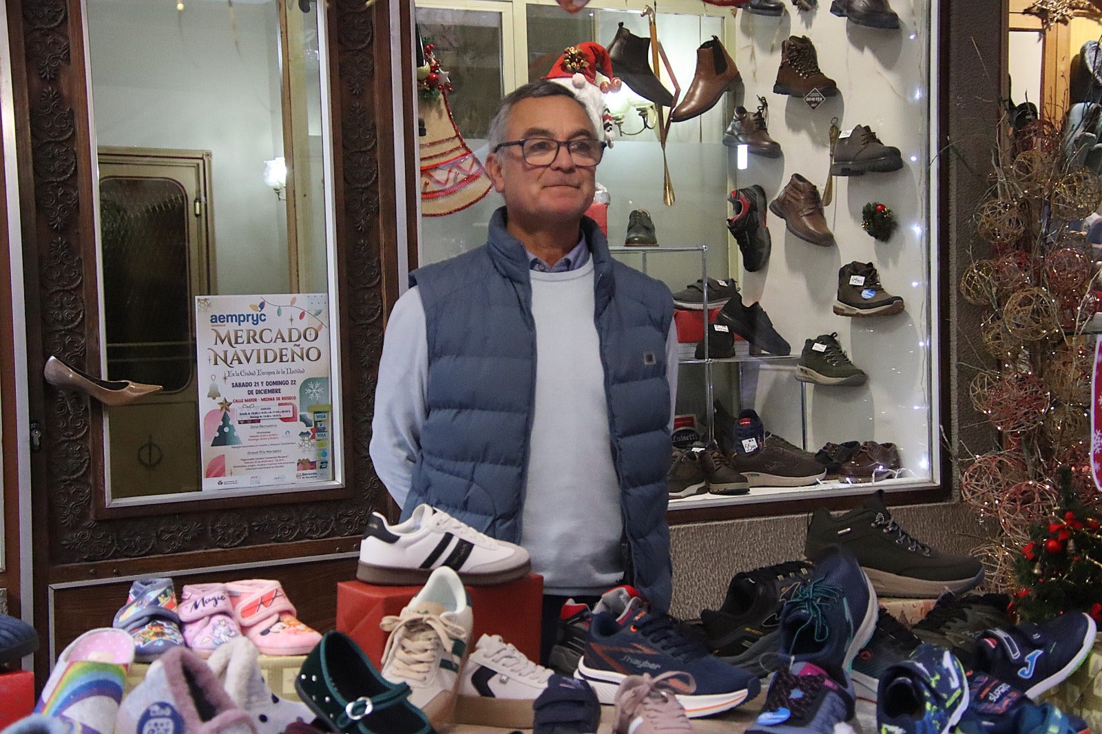 El comercio de Rioseco llena la calle Mayor de puestos