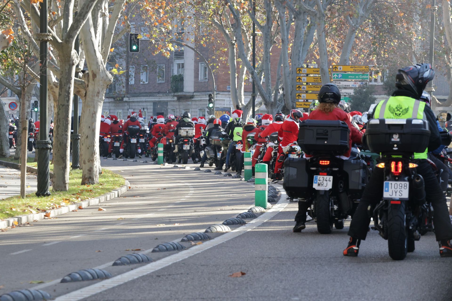 La &#039;papanoelada&#039; motera de Valladolid, en imágenes