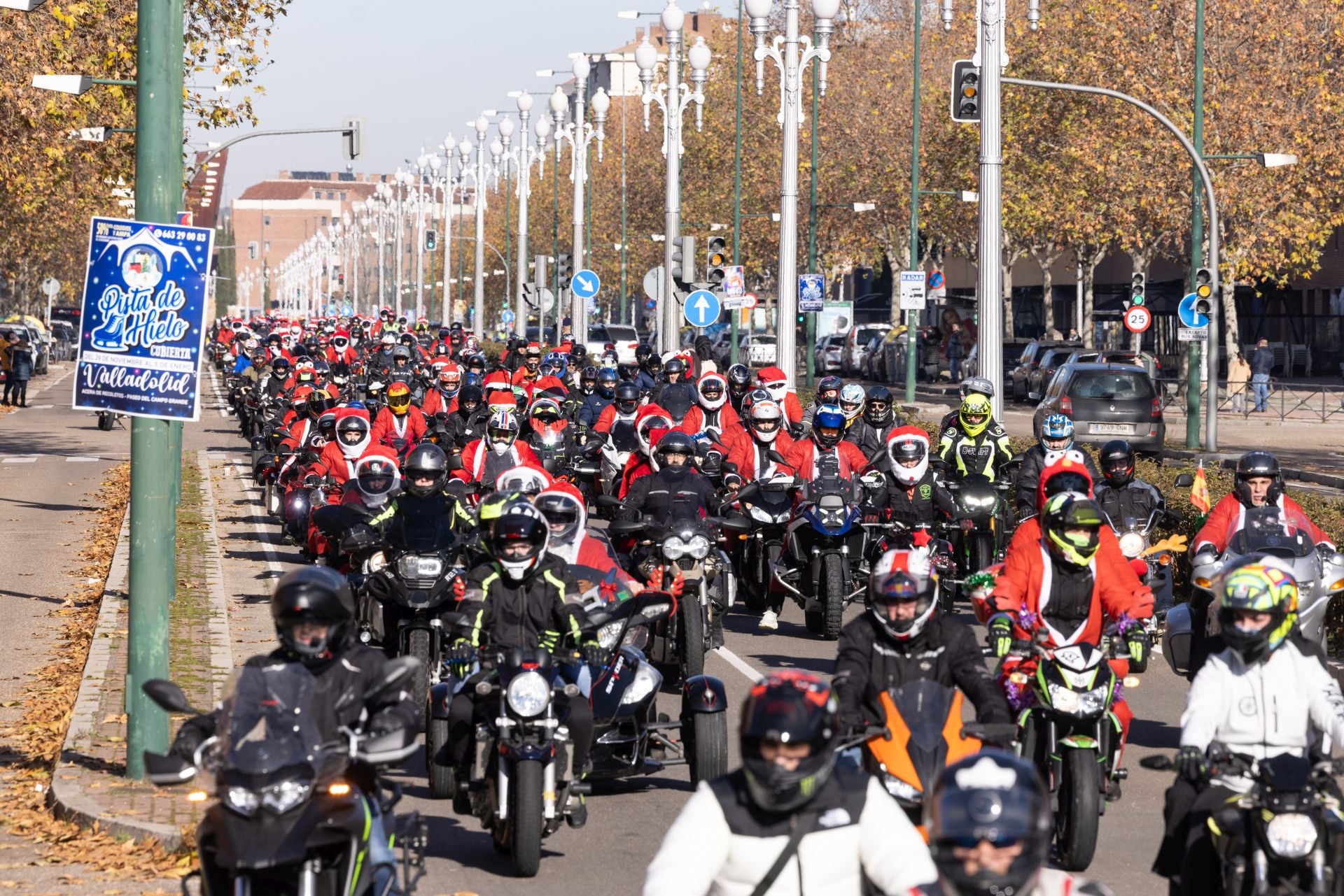 La &#039;papanoelada&#039; motera de Valladolid, en imágenes