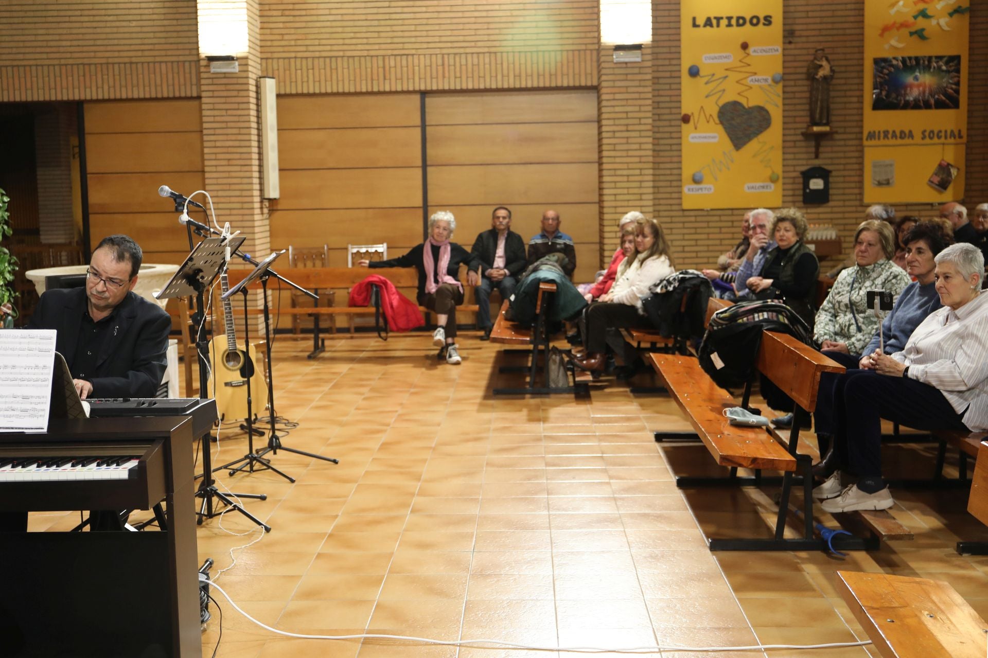 Música solidaria de San Antonio para Valencia