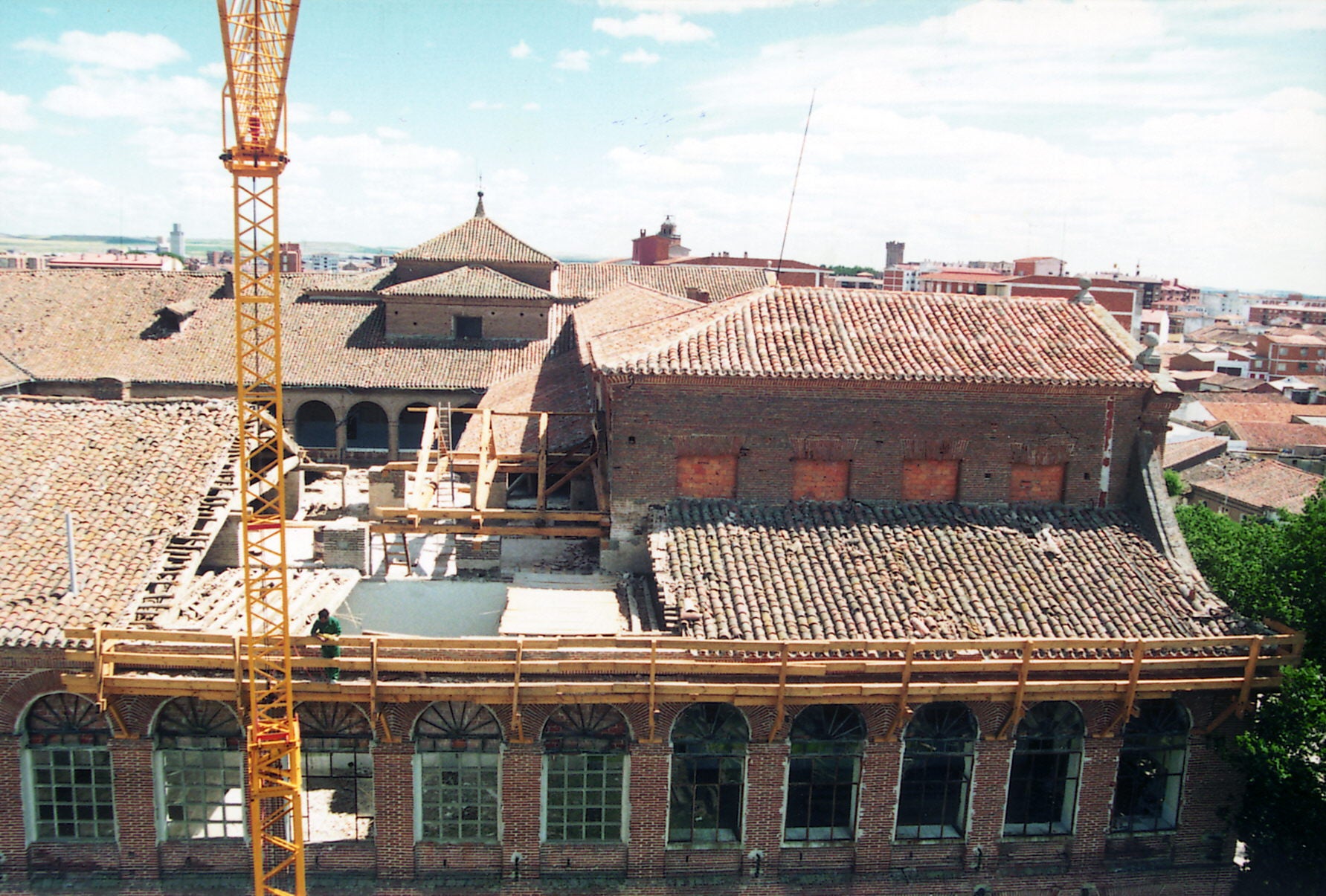 Hospital Simón Ruiz de Medina del Campo, en obras. 1990.