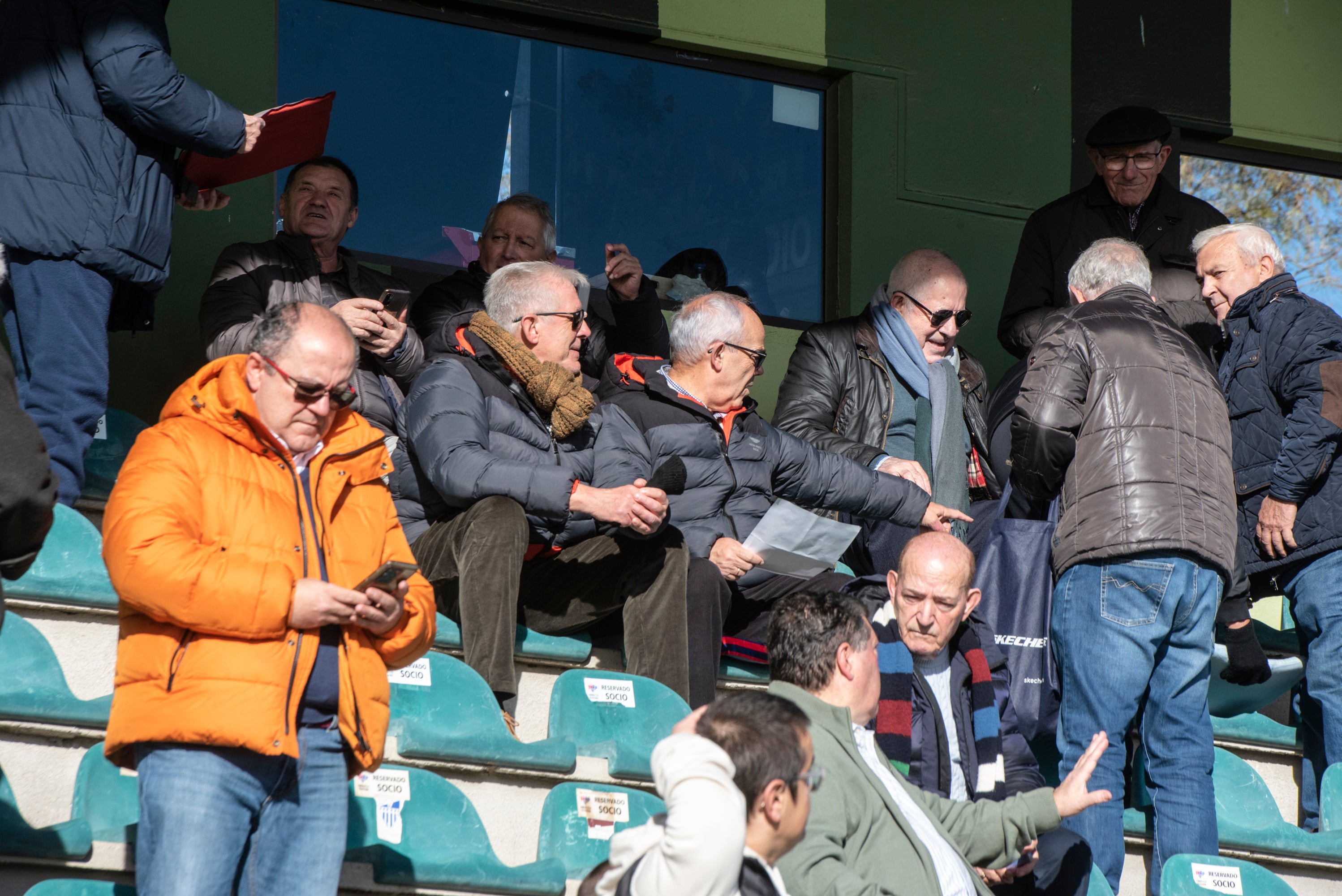 Búscate en las gradas de La Albuera durante el Segoviana vs Lugo