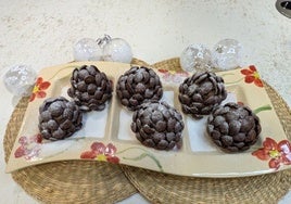 Piñas de chocolate.