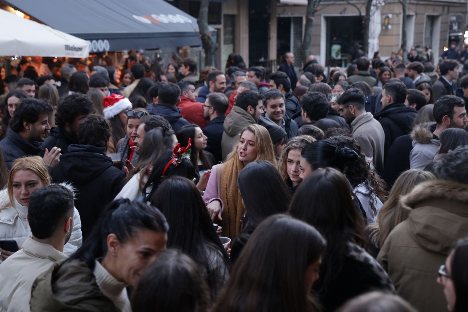 Las calles de Valladolid, repletas de ambiente festivo horas antes de la Nochebuena