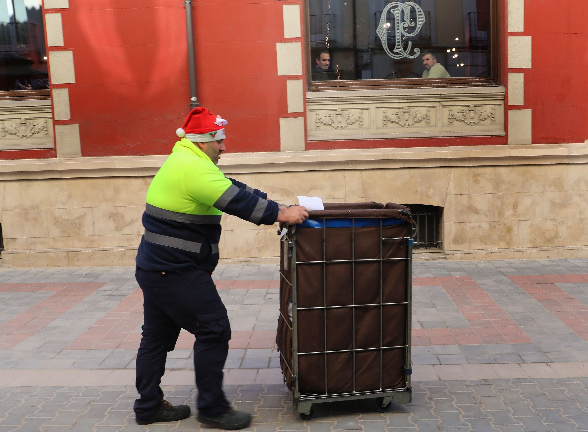 Papa Noel visita anticipadamente Palencia