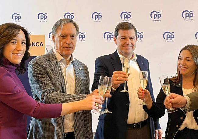 El presidente de la Junta, Alfonso Fernández Mañueco, en el brindis de Navidad del PP de Salamanca.