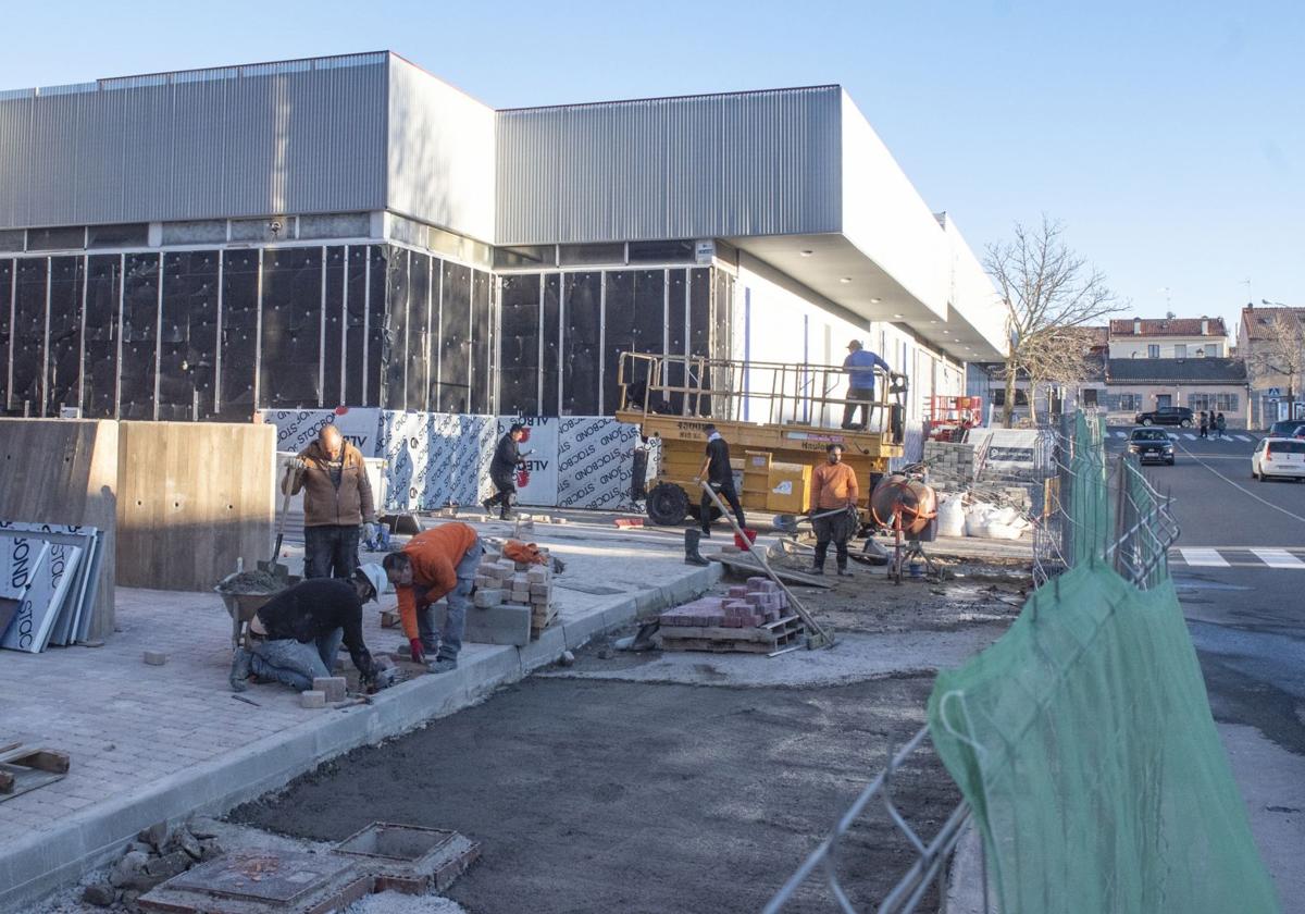 Estado actual de las obras de remodelación del mercado de La Albuera.