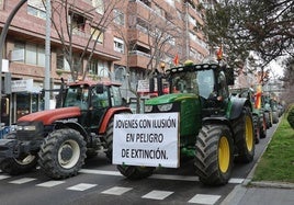 Los tractores colapsan las calles de Palencia el pasado 14 de febrero.