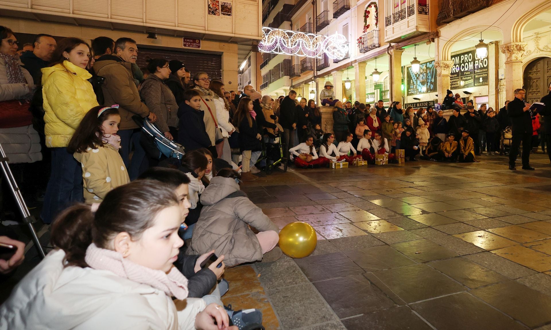 La danza toma las calles en la navidad palentina