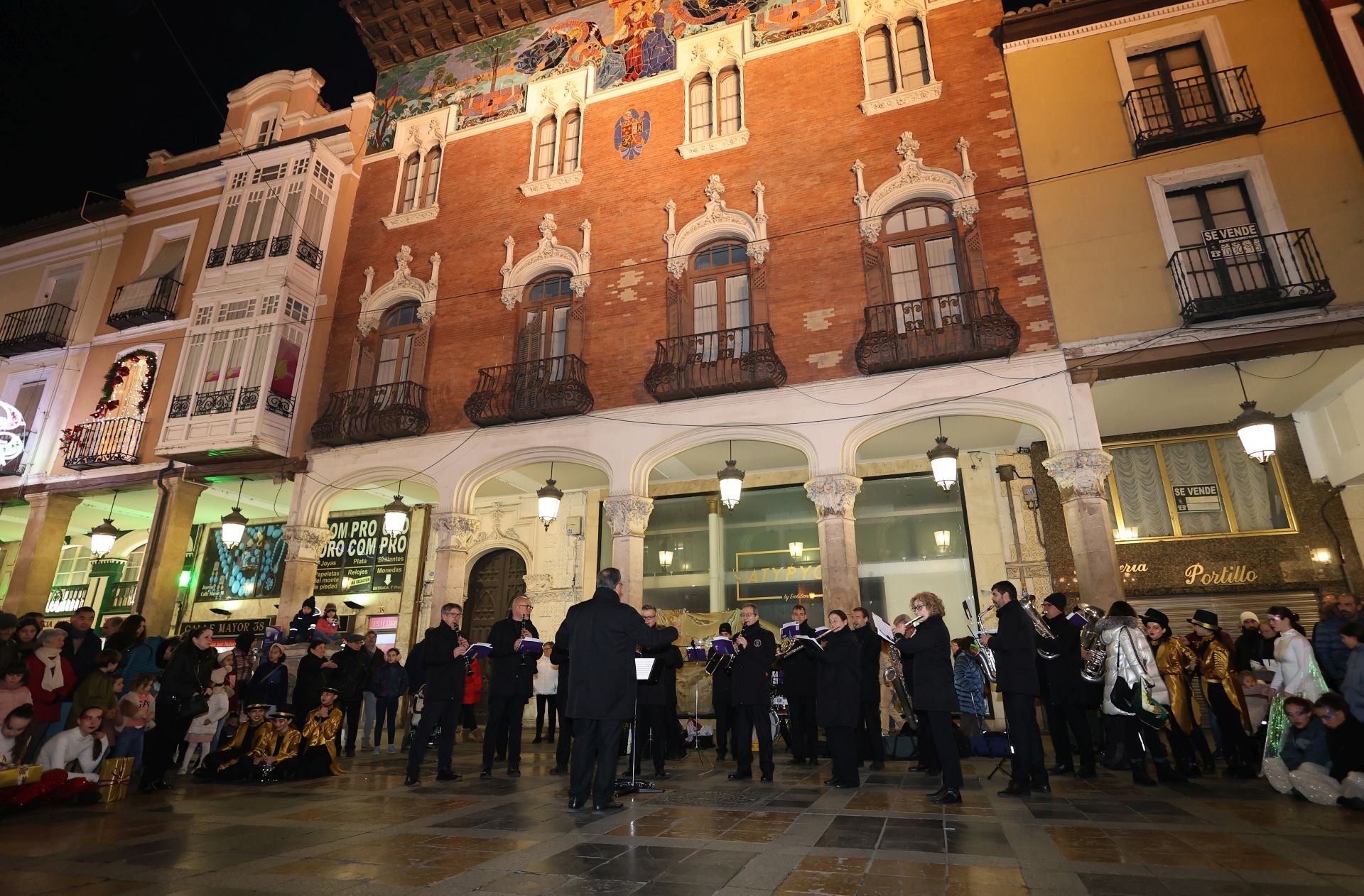 La danza toma las calles en la navidad palentina