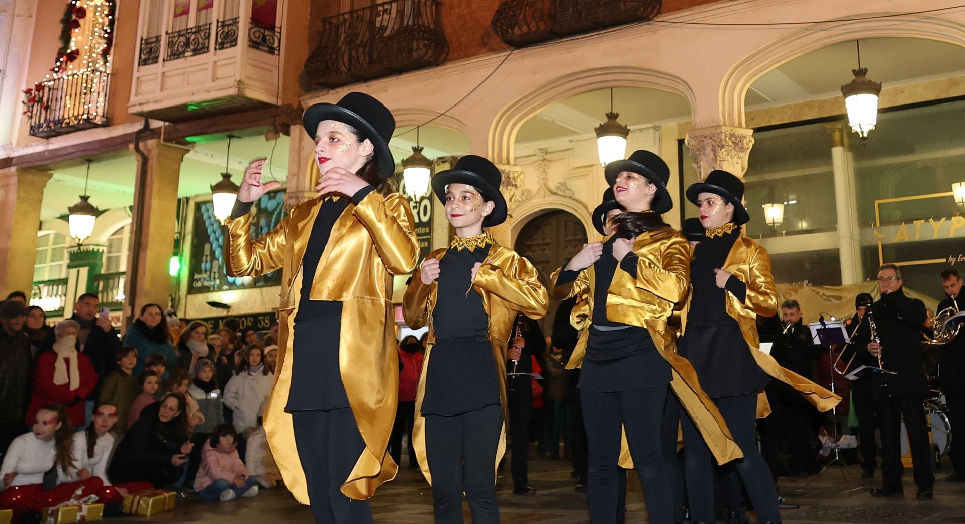 La danza toma las calles en la navidad palentina